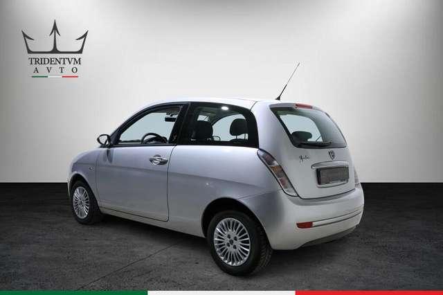 Lancia Ypsilon 1.2 8v Oro Plus