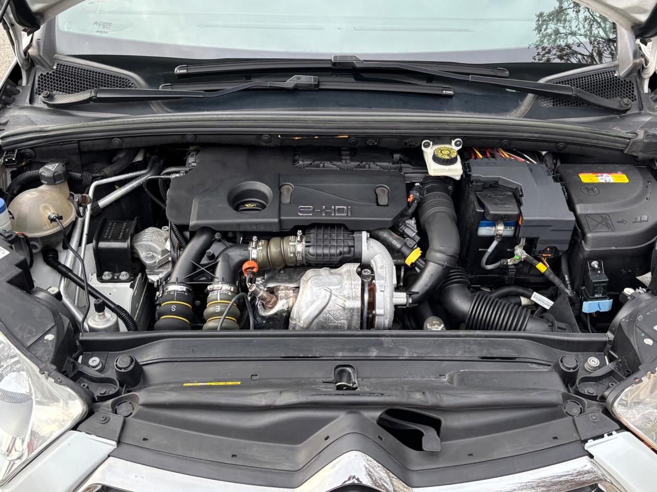 Citroen DS4 1.6 e-HDi 110cv So Chic OK Neopatentati