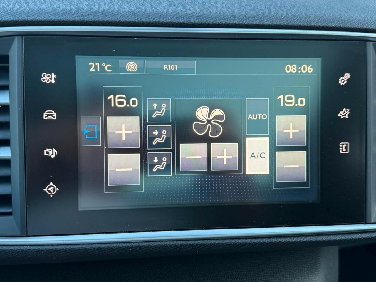 Peugeot 308 1.6 BLUEHDI 120 EAT6 S&S SW ALLURE 2016