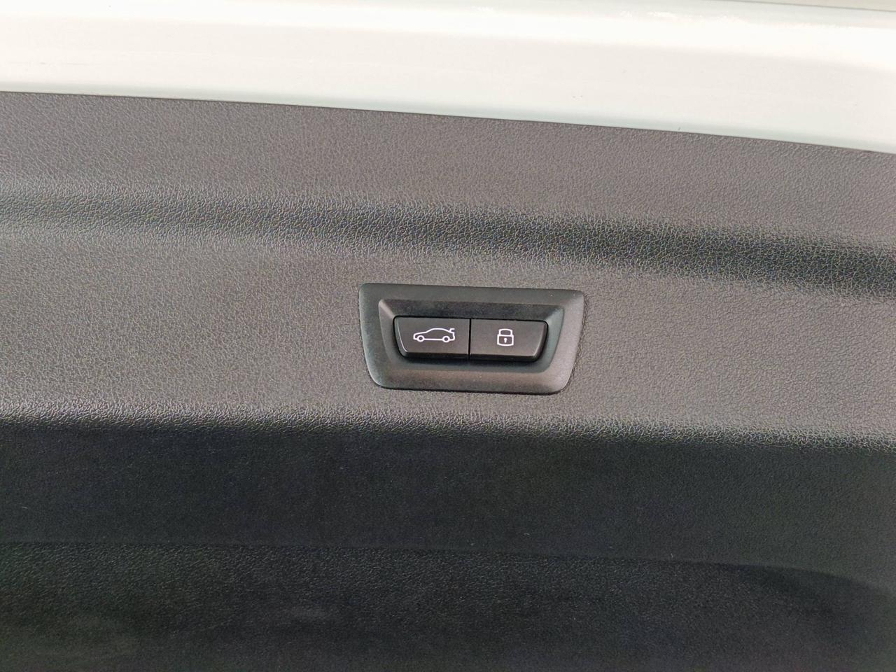 BMW X1 U11 - X1 sdrive18d X-Line auto