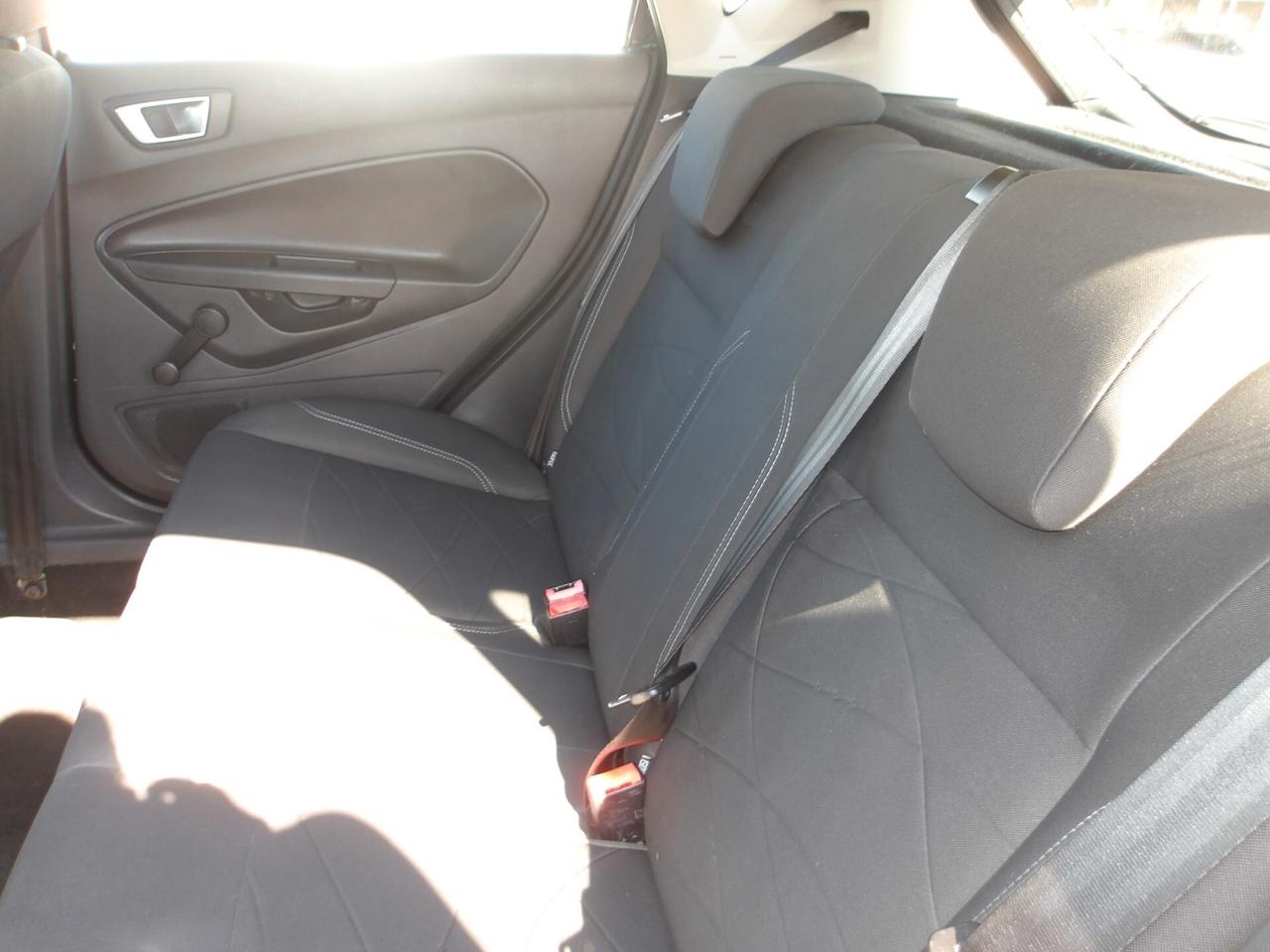 FORD FIESTA 1.2 BENZ-GARANZIA FULL-2015
