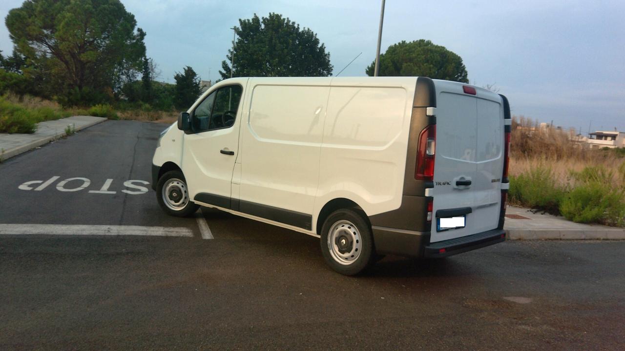 RENAULT TRAFIC