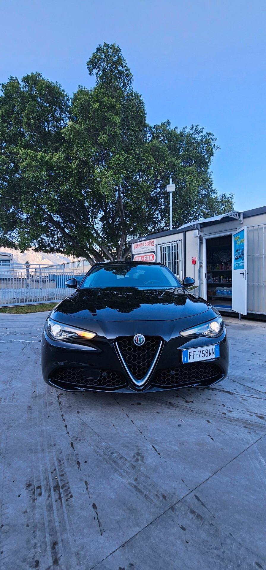 Alfa Romeo Giulia 2.2 Turbodiesel 180 CV Business Sport