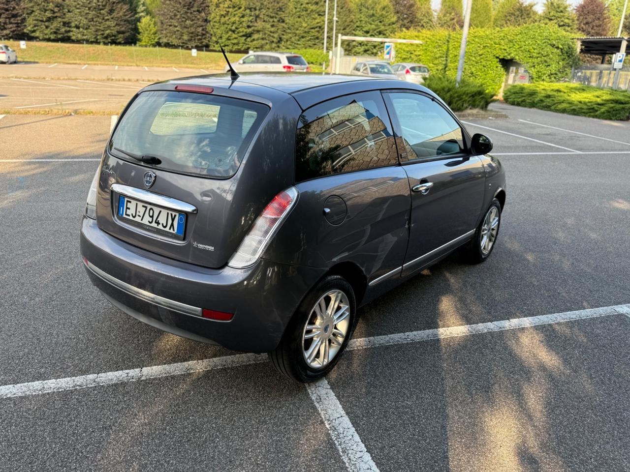 Lancia Ypsilon 1.2 69 CV Unyca