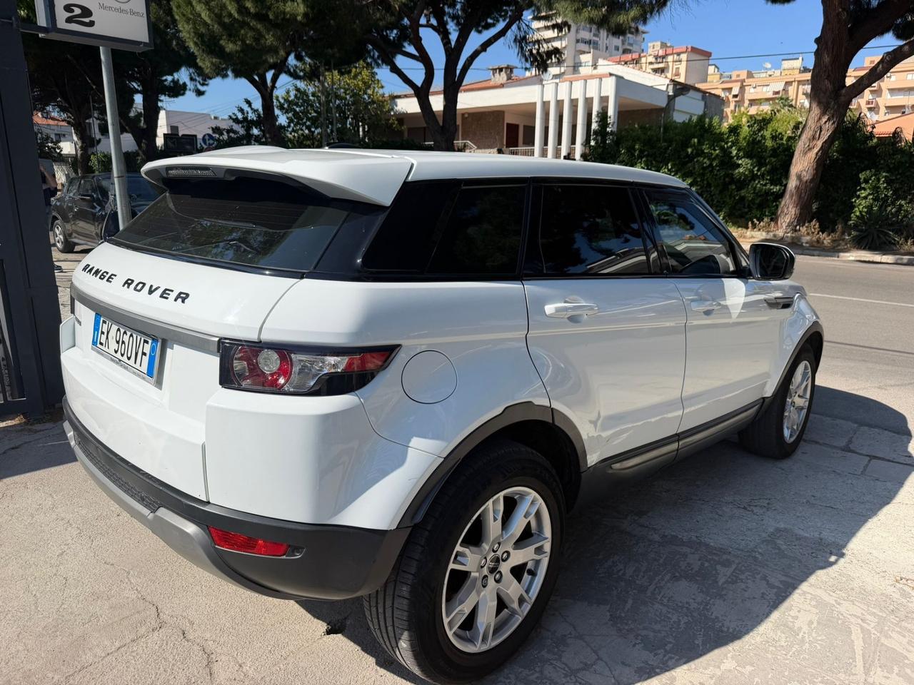 Land Rover Range Evoque 2.2 TD4 5p. Pure