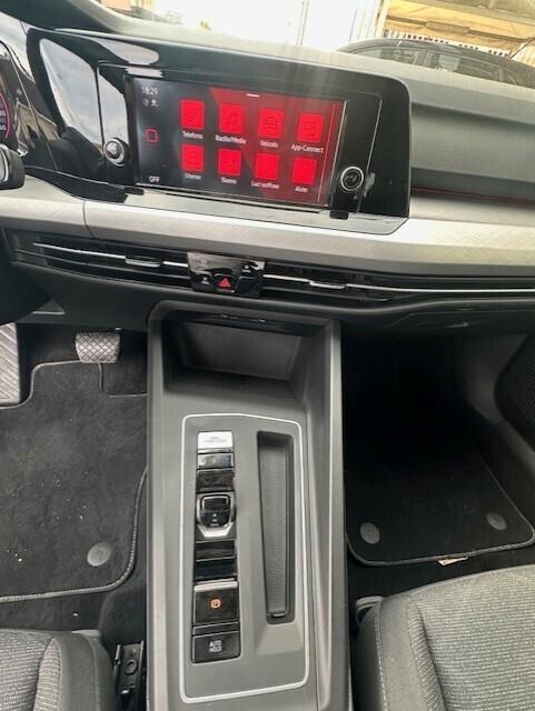 VOLKSWAGEN GOLF 8 AUTOMATICO