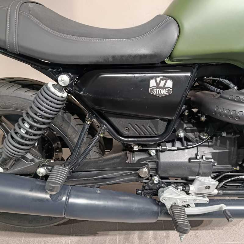 Moto Guzzi V7 Stone - 2024