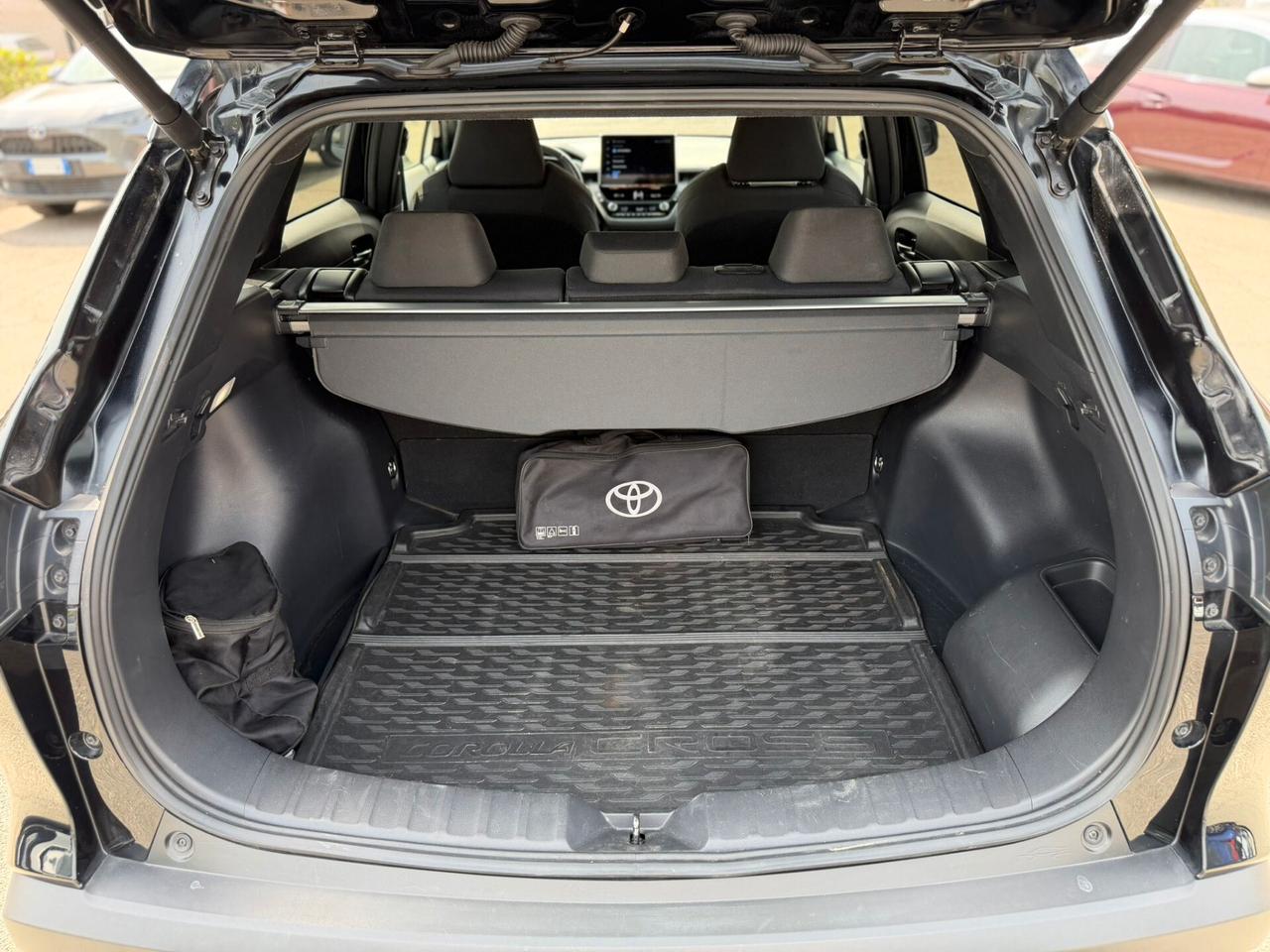 Toyota Corolla Cross 2.0 Hybrid 197 CV E-CVT Trend