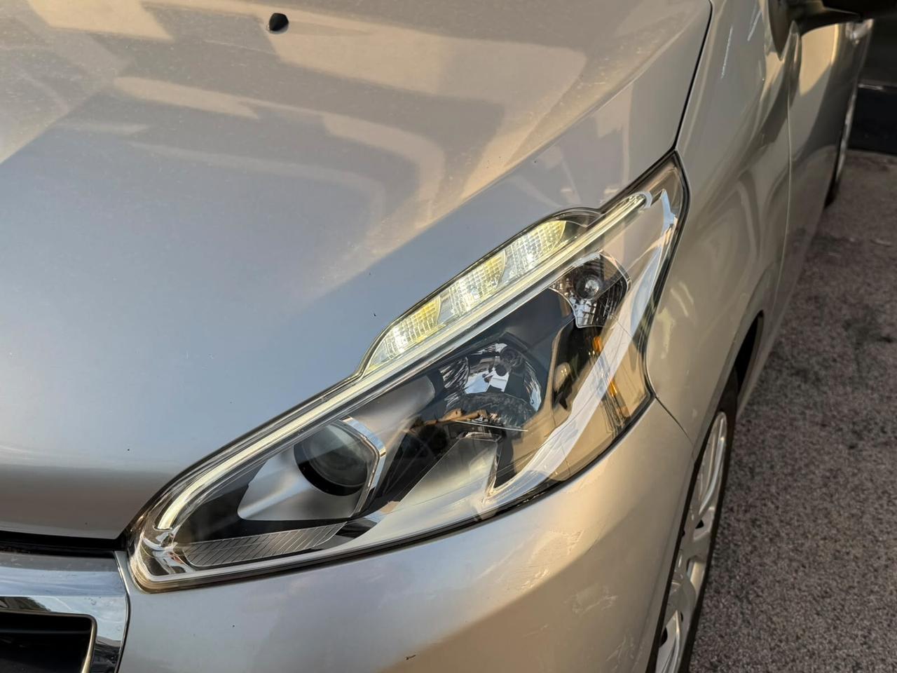 Peugeot 208 BlueHDi 75cv OK NEOPATENTATI