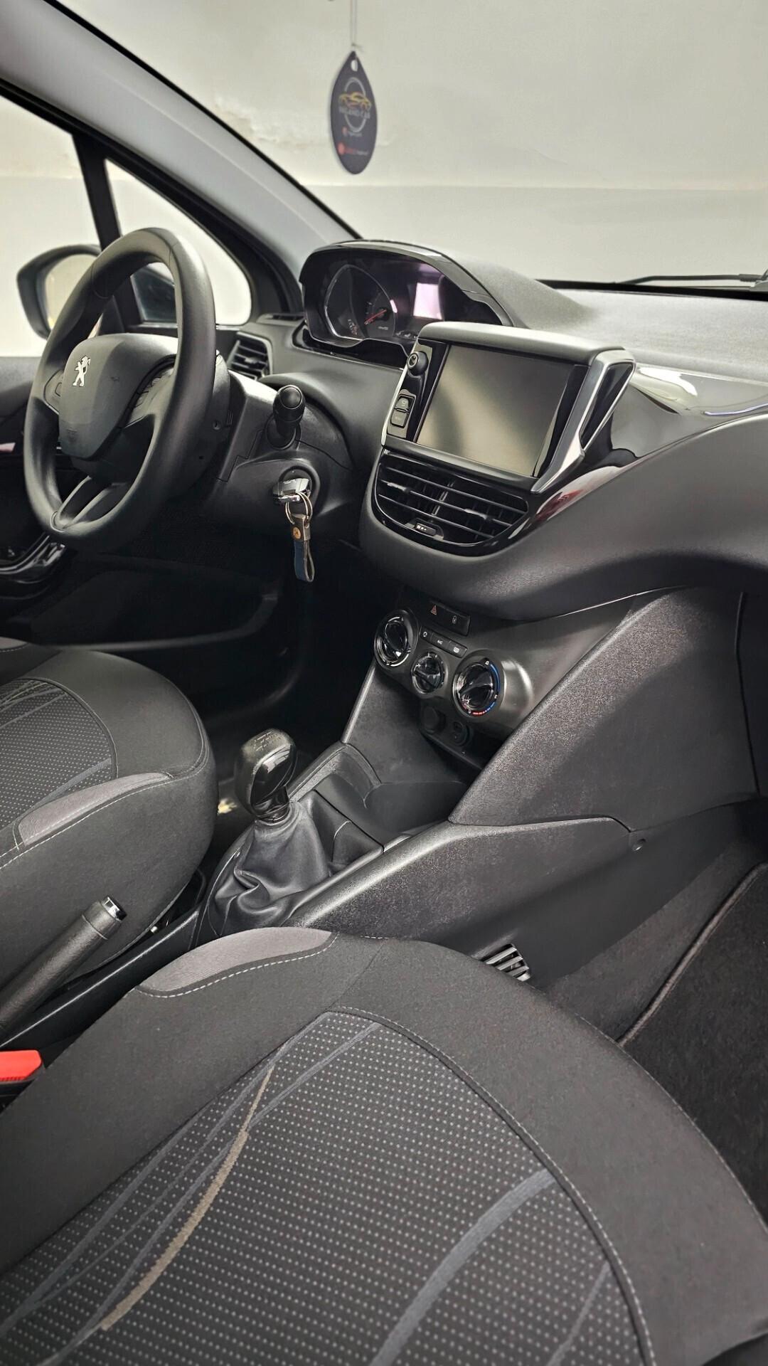 Peugeot 208 1.4 HDi 68 CV 5 porte