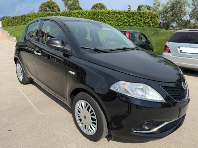 Lancia Ypsilon 1.2 69 CV 5 porte Gold
