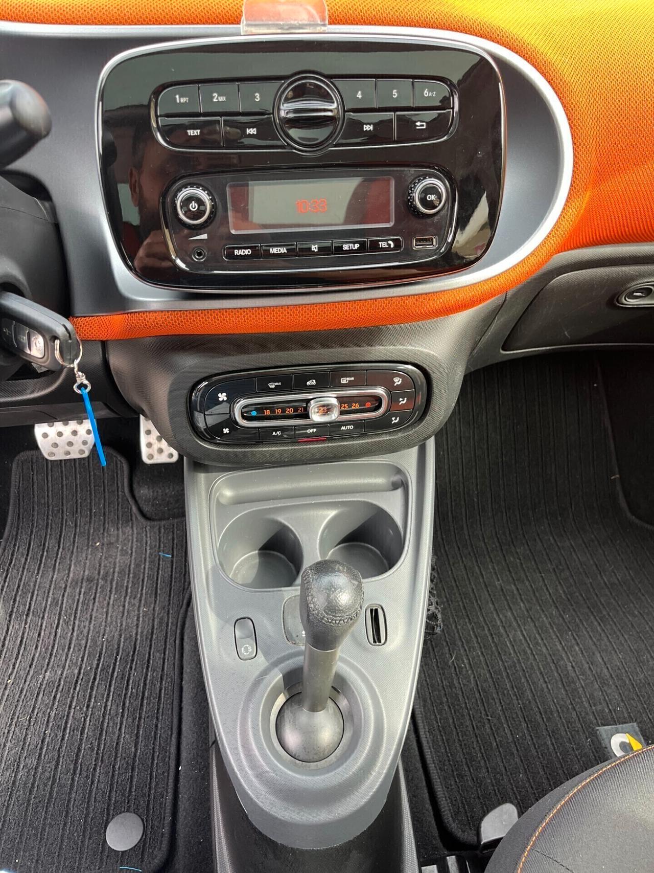 SMART FORFOUR 1000 BENZINA AUTOMATICA KM CERTIFICATI UNICO PROPRIETARIO 2016