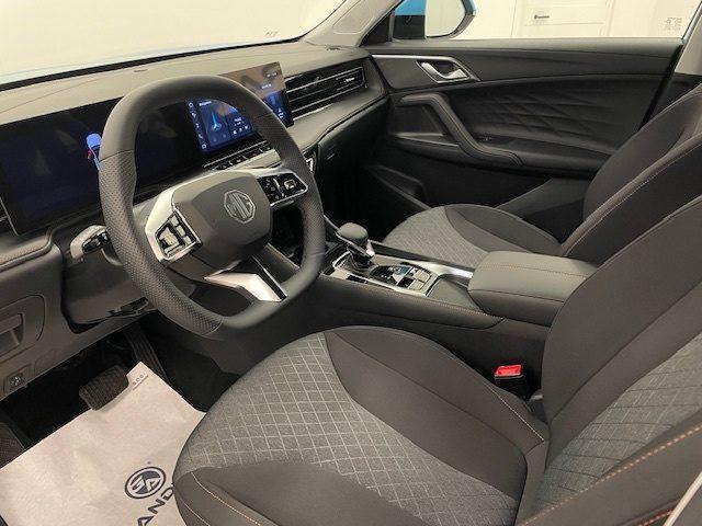 MG HS NEW 1.5 T DCT COM