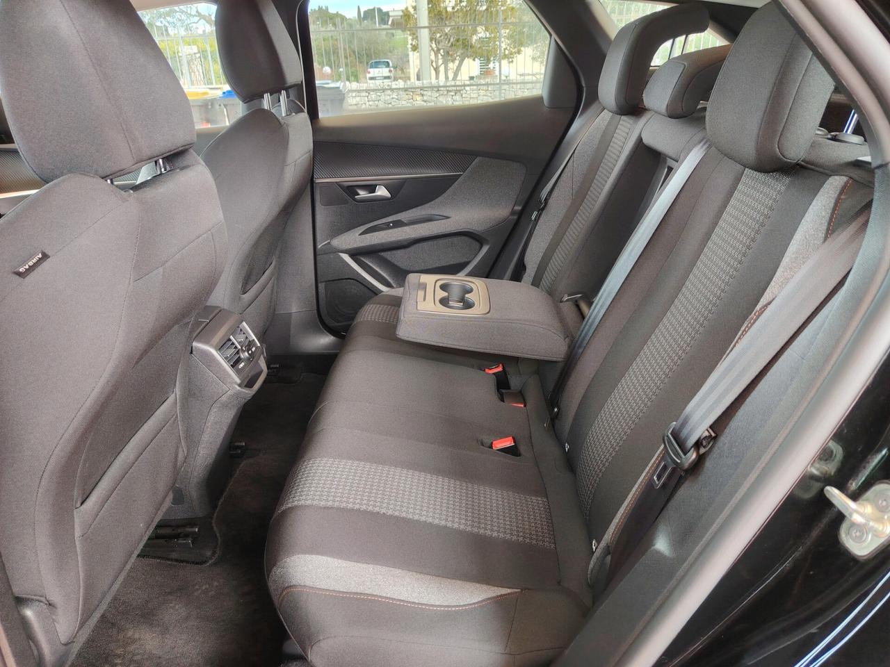 Peugeot 3008 BlueHDi 130 S&S EAT8 2021