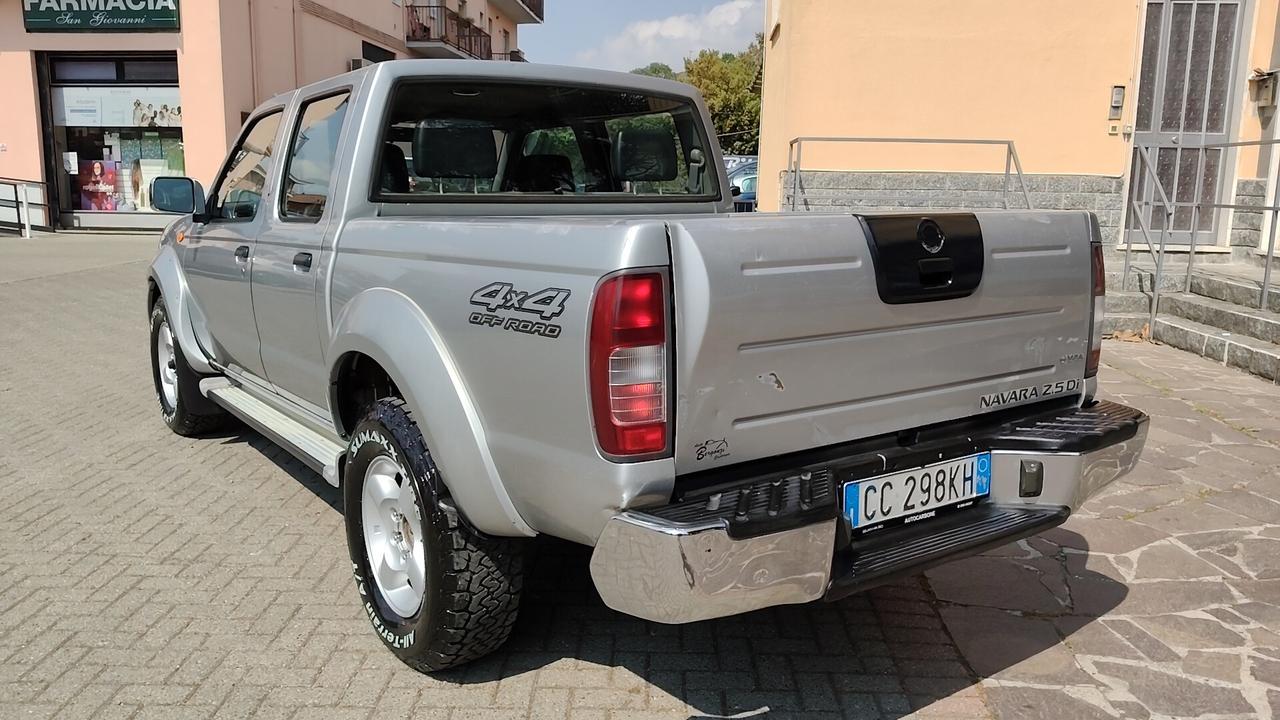Nissan Navara Double Cab 2.5 td 133cv