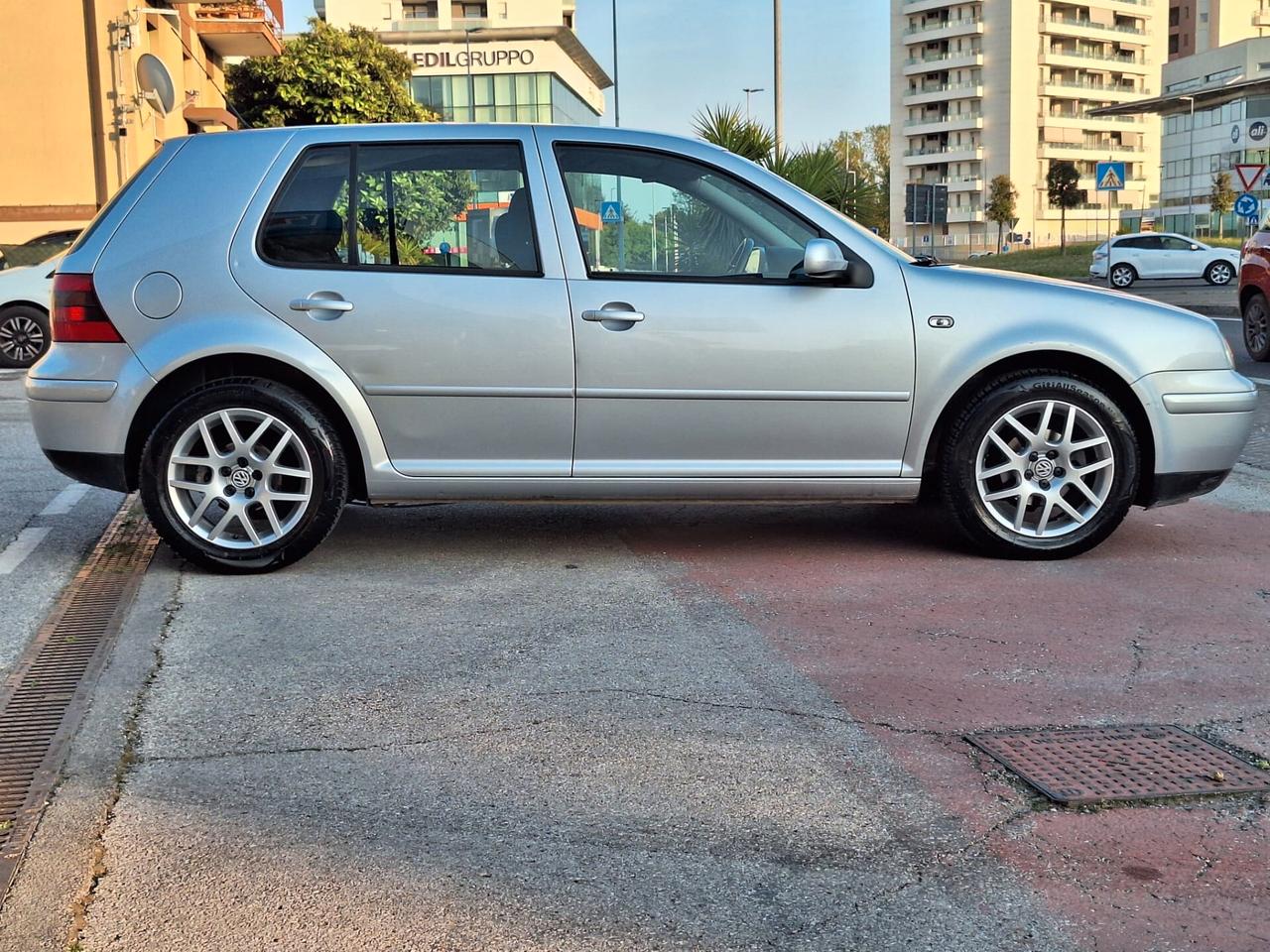 Volkswagen Golf 2002- 1.6B/102 CV AUTOMATICA HIGHLINE 150.000 NEOPATENTATI