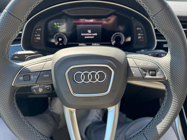 AUDI Q8 SUV TFSI e quattro 290 kW tiptronic S line edition