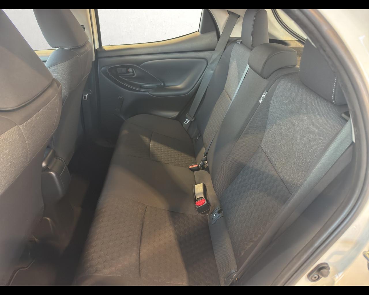 TOYOTA Yaris 4ª serie - Yaris 1.5 Hybrid 5 porte Business