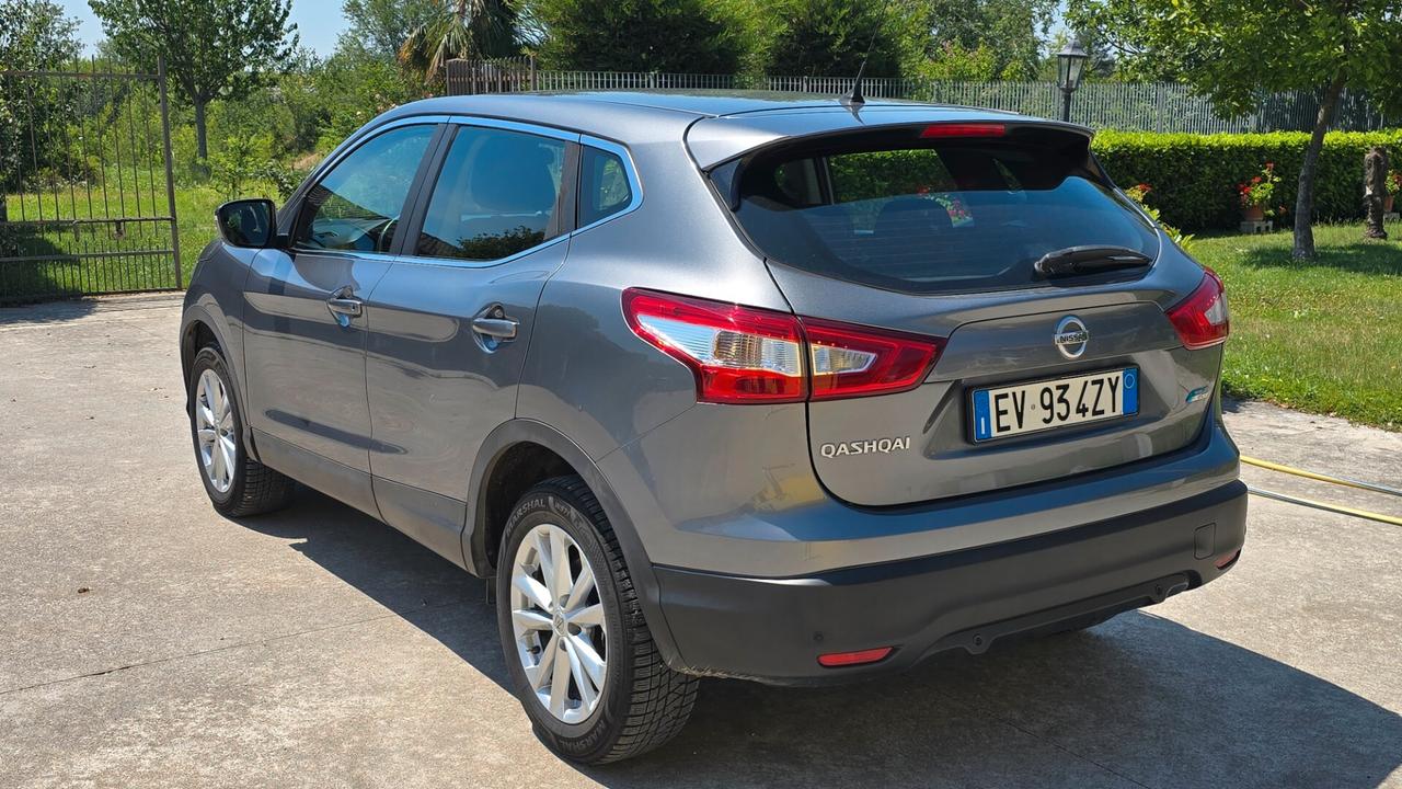 Nissan Qashqai 1.5 dCi DPF Tekna