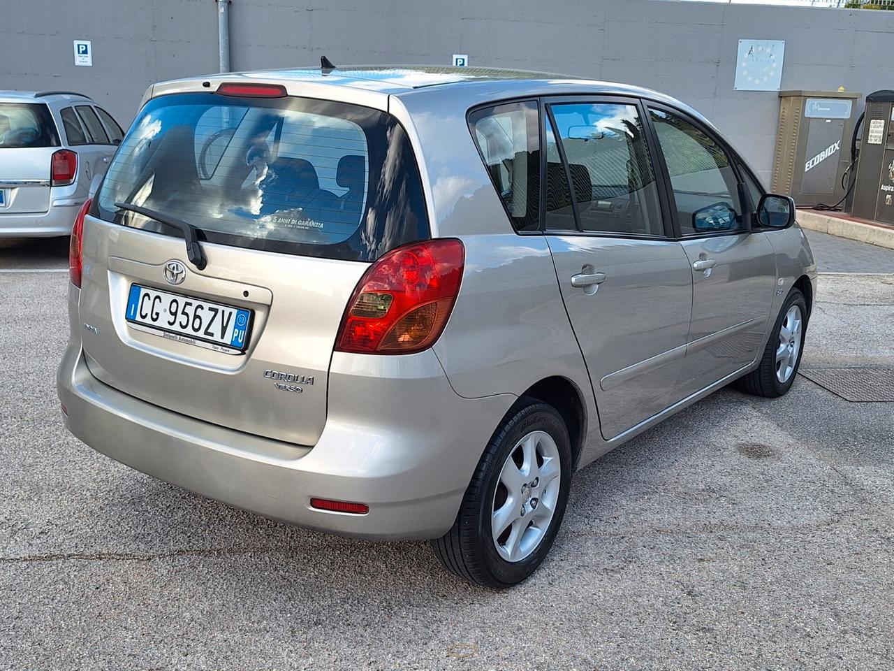 Toyota Corolla Verso 2.0 tdi D-4D NEOPATENTATI FAMIGLIARE