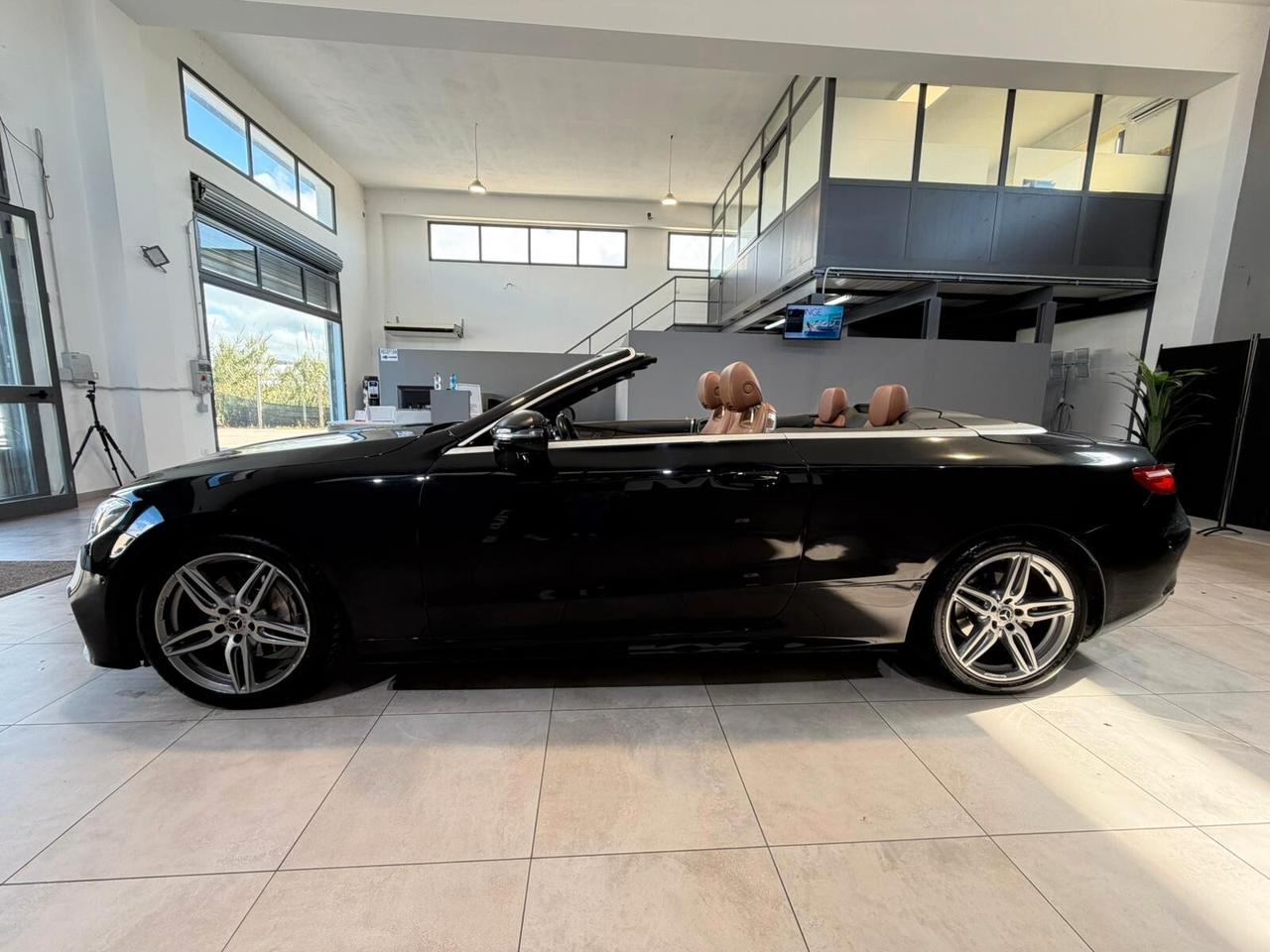 Mercedes-benz E 220 d Auto Cabrio Premium AMG, luci ambient.
