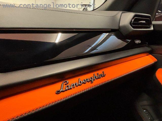LAMBORGHINI Urus 4.0 SE vettura ufficiale