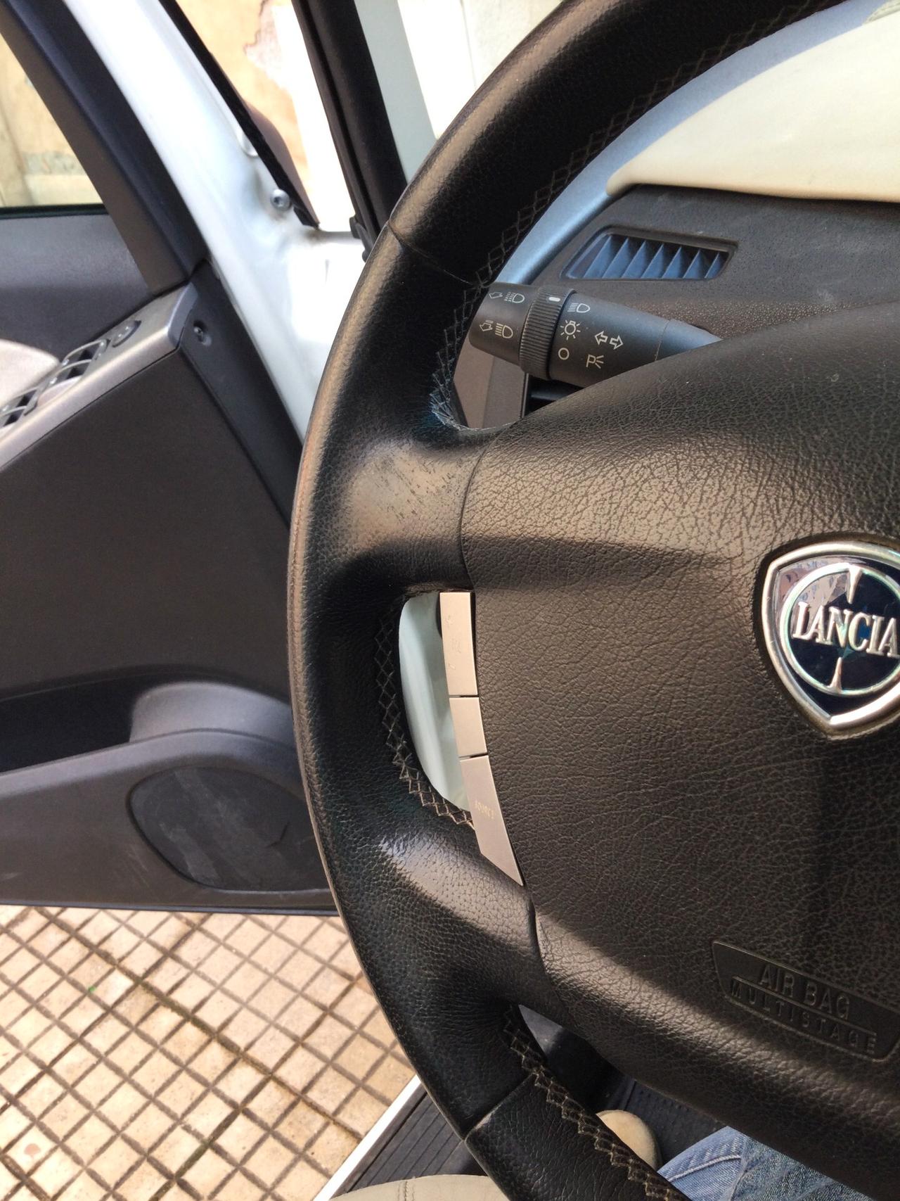 Lancia MUSA 1.3 Mjt 95 CV 5th Avenue