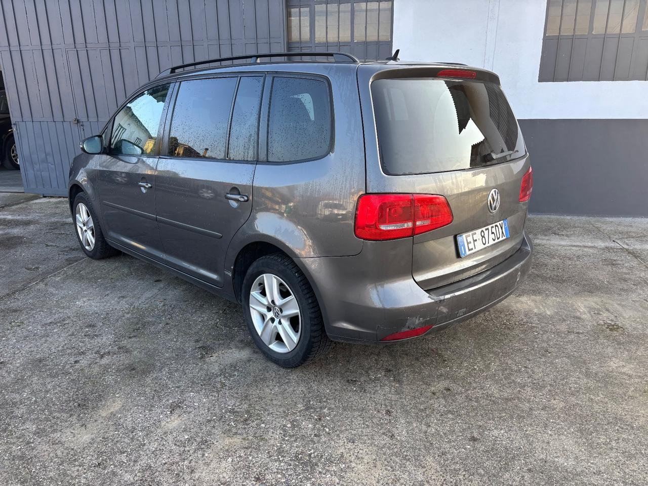 Volkswagen Touran 1.6 TDI.7 posti.Problemi motore