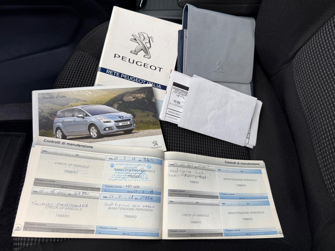 Peugeot 5008 1.6 HDi 112CV Posti 7 automatica