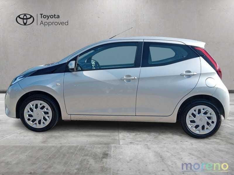 Toyota Aygo 1.0 x-play 72 CV