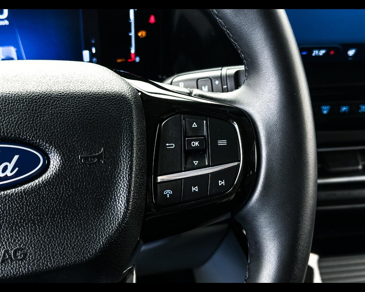 FORD Tourneo Custom 2ªs - Tourneo Custom 320 2.0 EcoBlue 170CV aut. PC Titanium