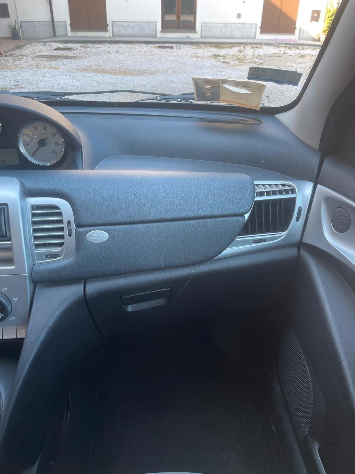 Lancia Ypsilon 1.4 Argento Ecochic GPL