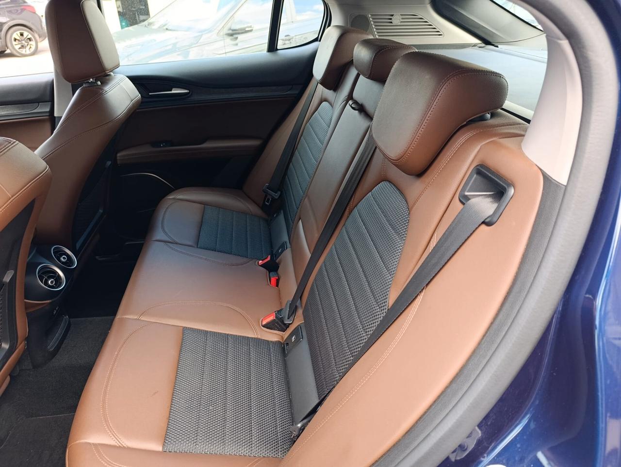 Alfa Romeo Stelvio 2.2 Turbodiesel 190 CV AT8 RWD Business
