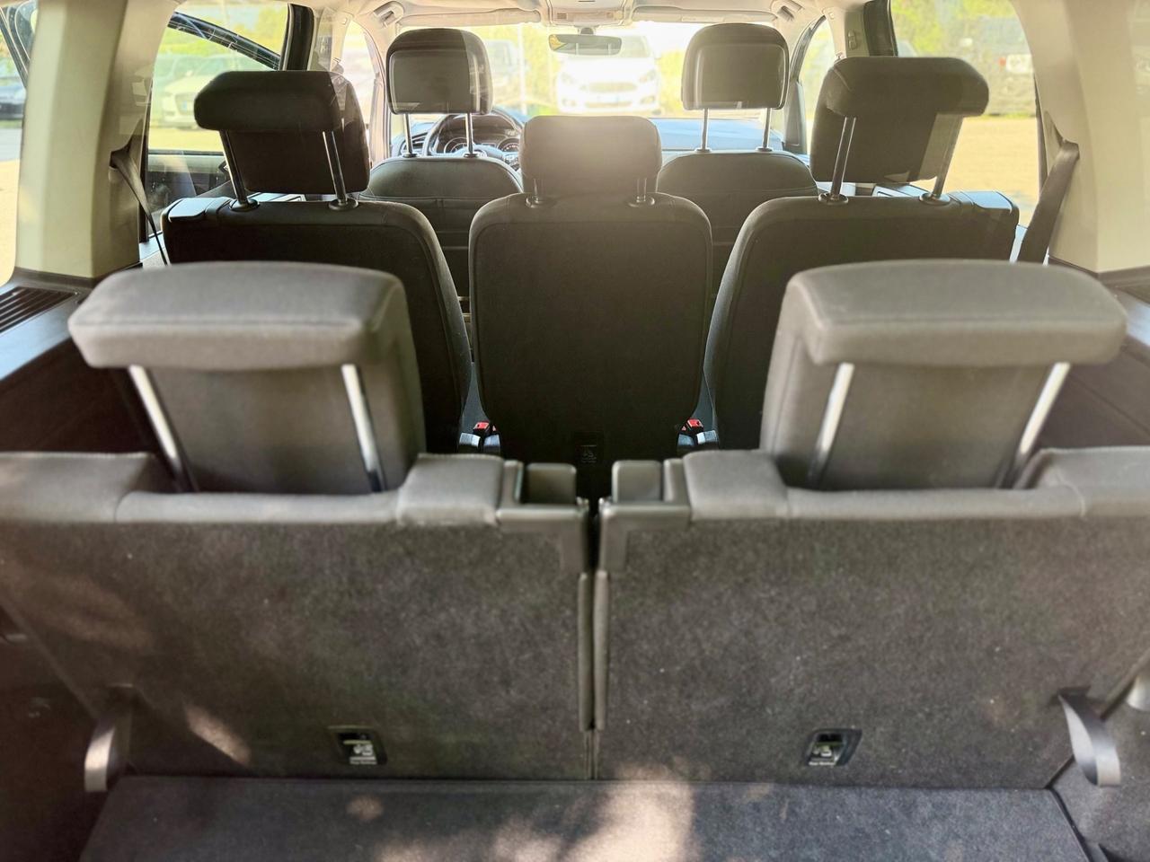 Volkswagen Touran 2016 1.6 TDI 7 posti OK NEOPATENTATI ! ! !