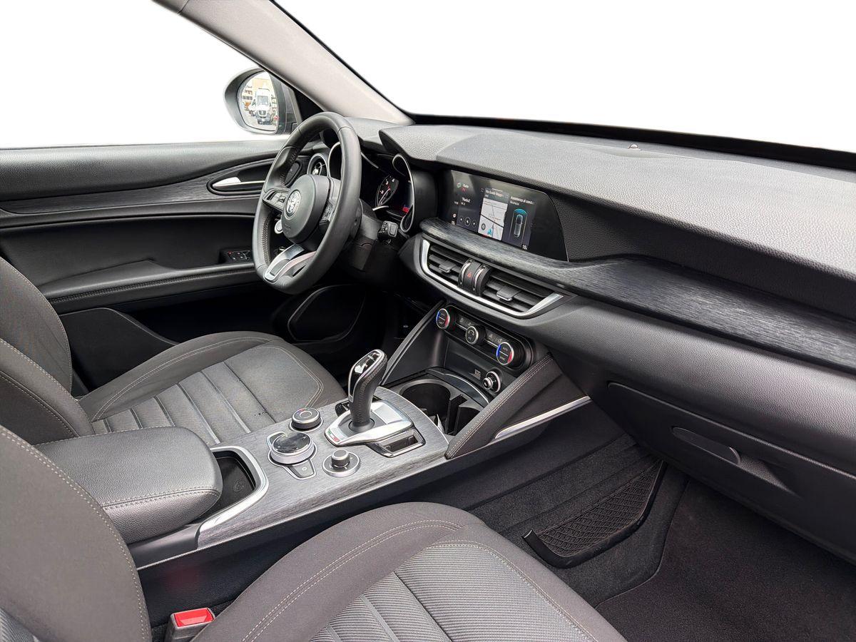 ALFA ROMEO Stelvio 2.2 t Business Q4 190cv auto my19