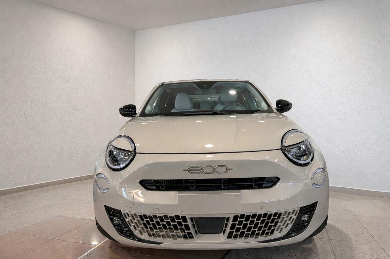 FIAT 600 1.2 HYBRID LA PRIMA