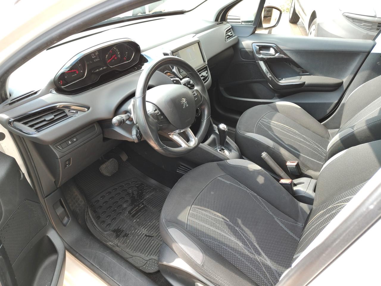 Peugeot 208 1.4 e-HDi 68 CV S&S robotizzato 5 porte Active