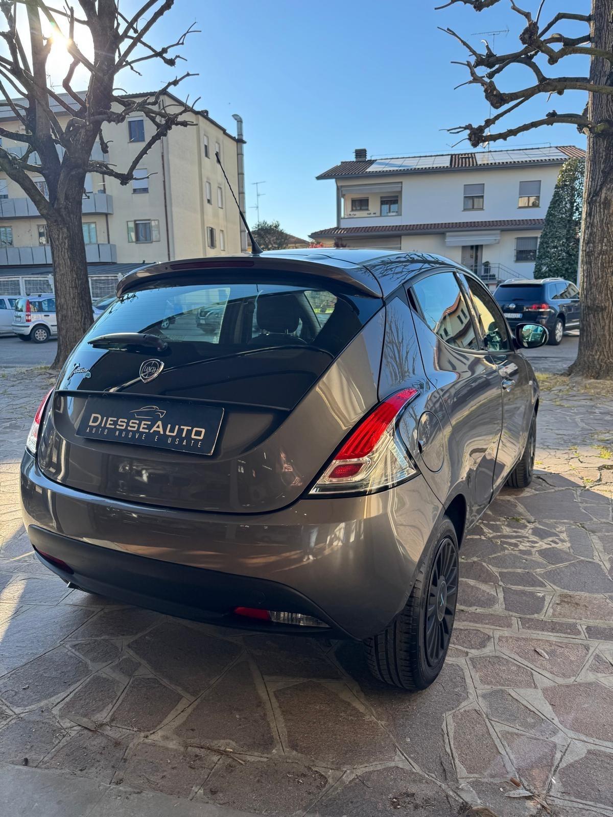 Lancia Ypsilon 1.2 69 CV 5 porte Elefantino