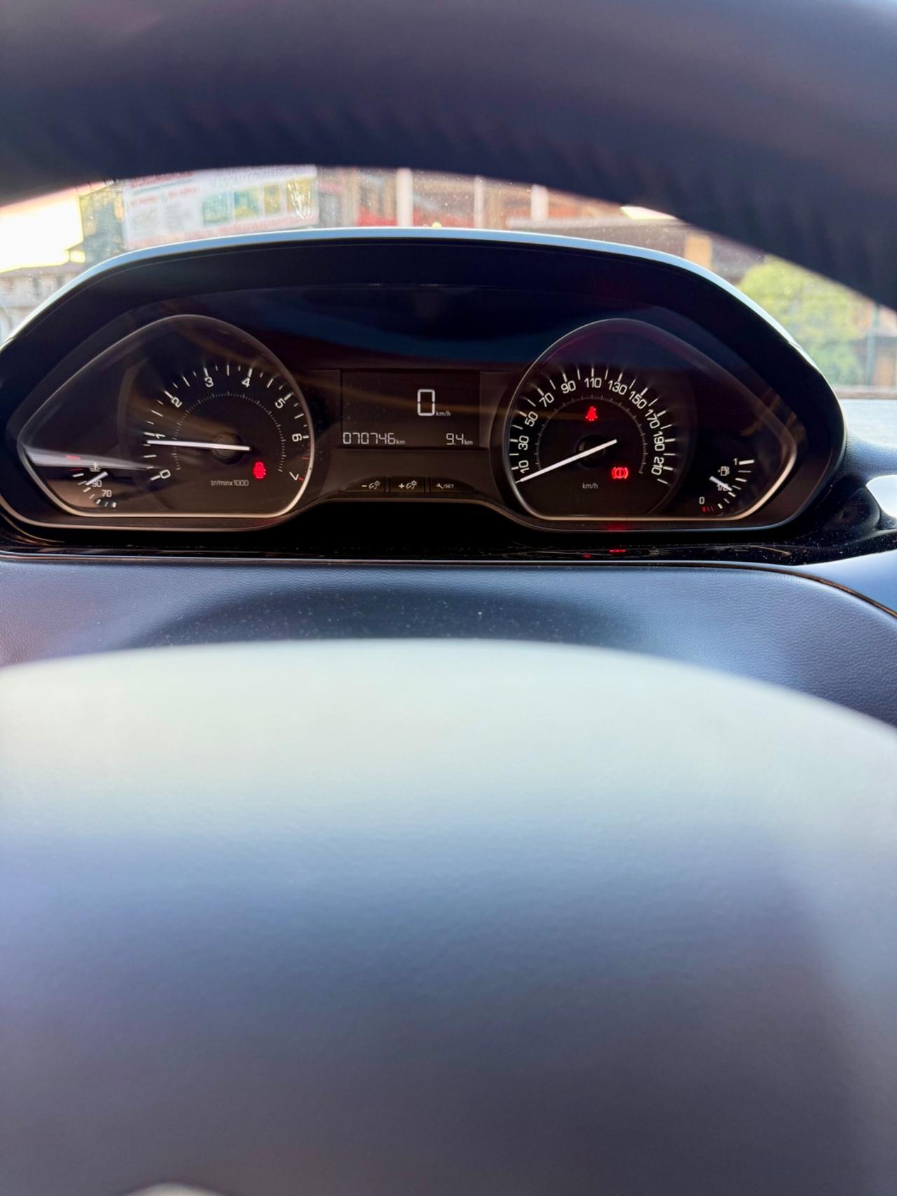 Peugeot 208 PureTech 82 5 porte Allure