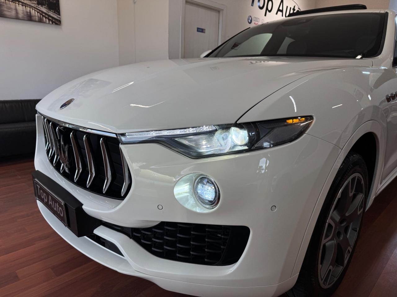 MASERATI LEVANTE V6 275 CV AWD GRANLUSSO / TETTO