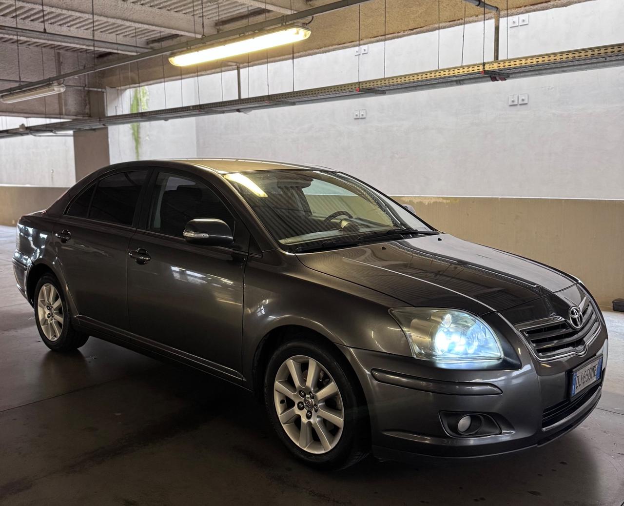 Toyota Avensis 2.0 D-4D 16V 139.036km!