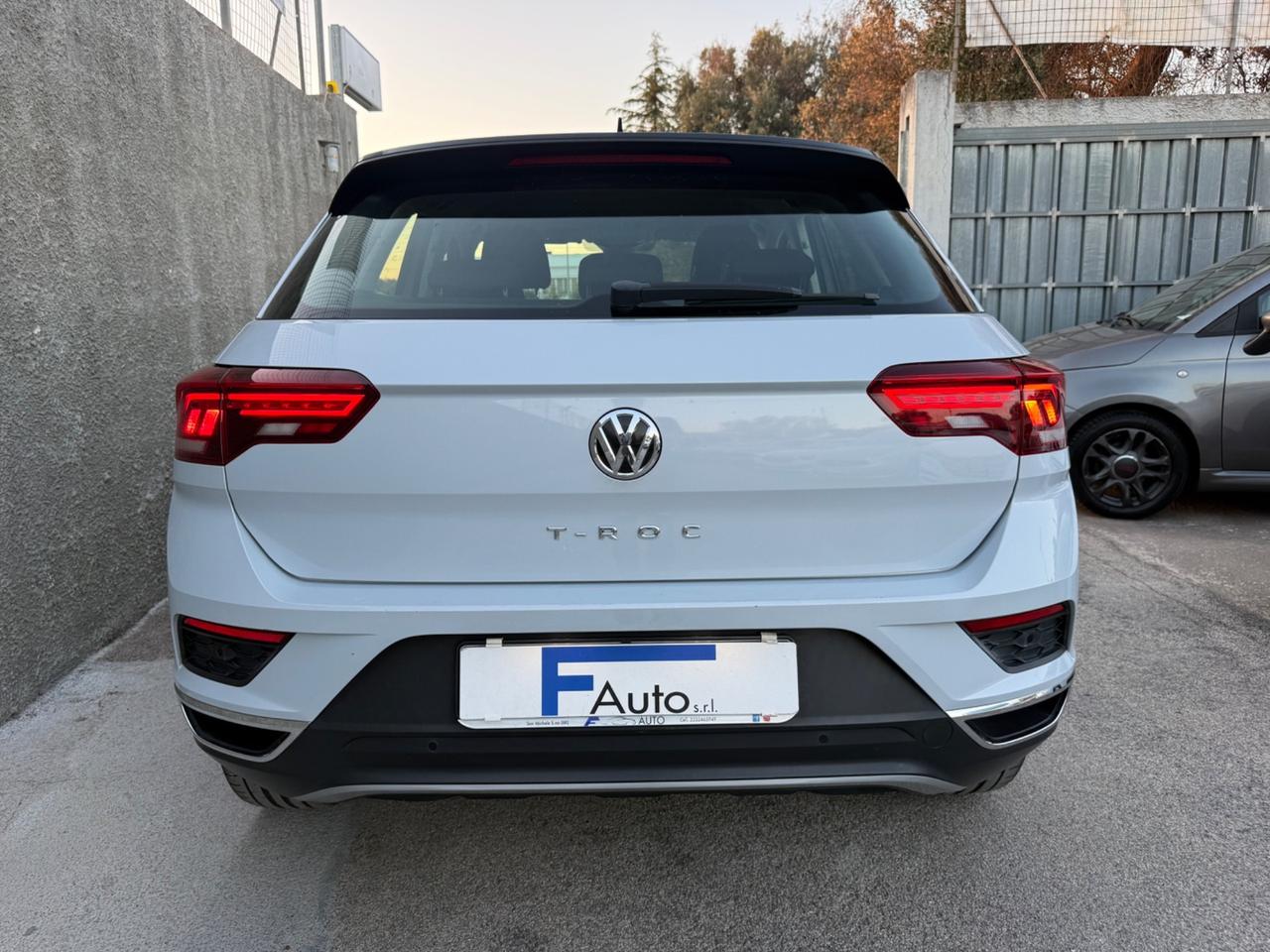 Volkswagen T-Roc 1.6 TDI Advanced,Full LED,cerchi 18”,LED ambiente,ecc.