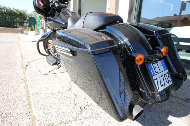 HARLEY-DAVIDSON FLHX Street Glide FLHXS 114 Special Custom