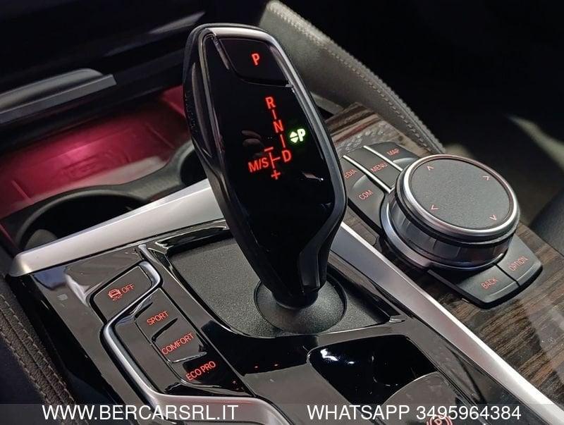 BMW Serie 5 520d 48V xDrive Touring Luxury*SEDILI RISC*TELECAMERA*CAMBIO AL VOLANTE*