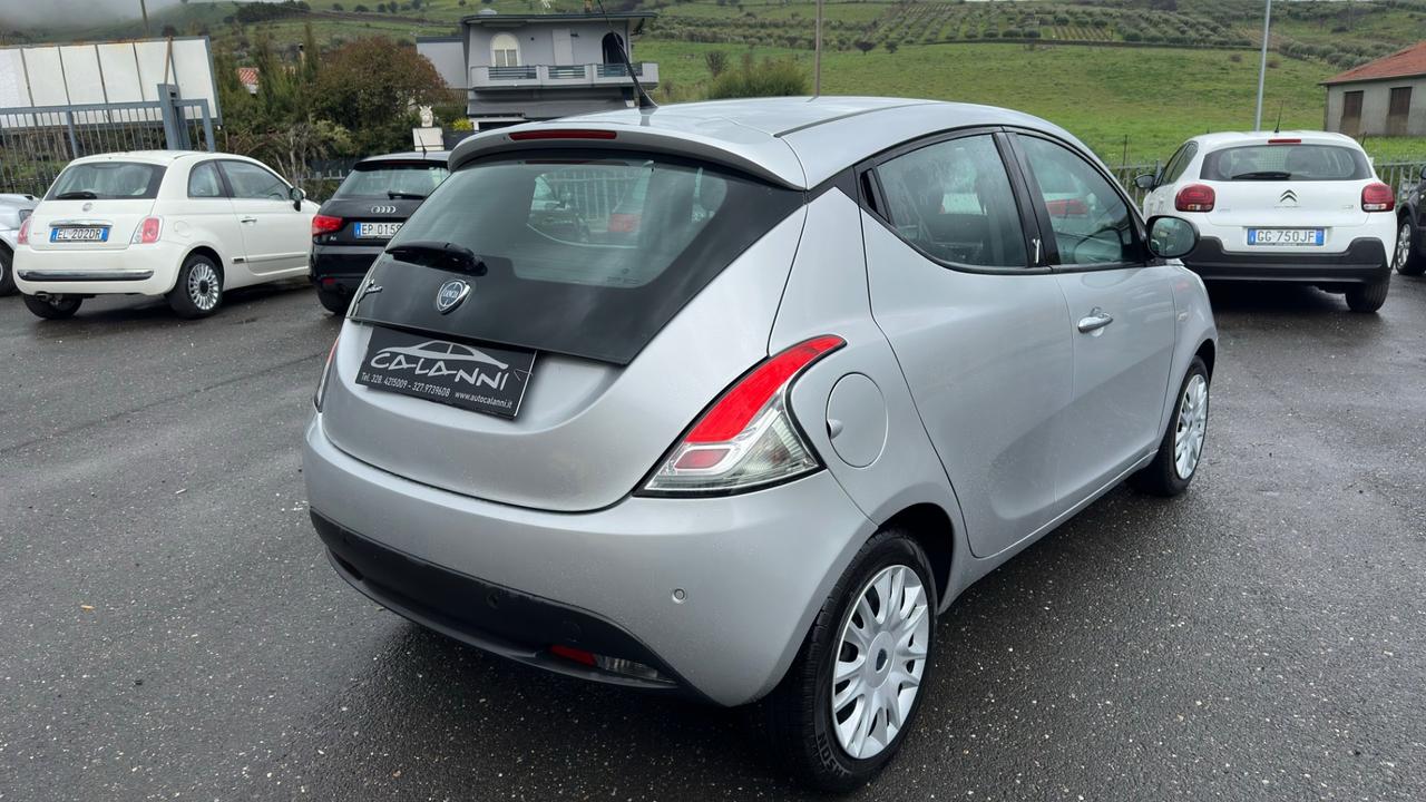 Lancia Ypsilon 1.3 MJT 16V 95 CV 5 porte S&S Silver