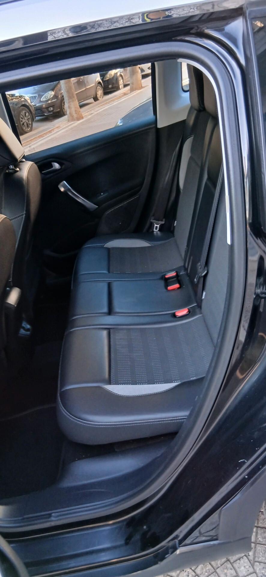 PEUGEOT 2008 BLUE HDi 100 GT LINE