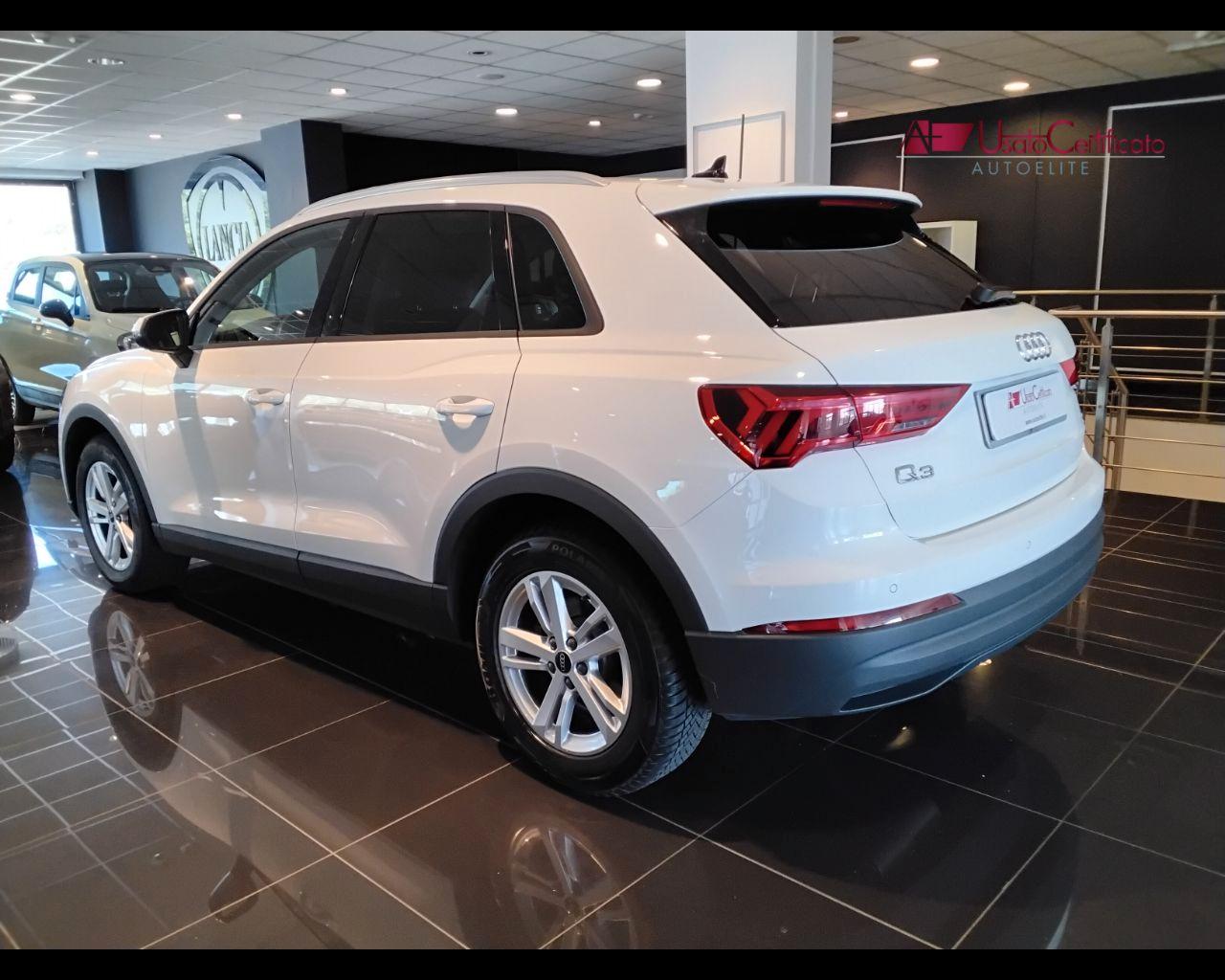 AUDI Q3 35 TDI quattro S tronic Business