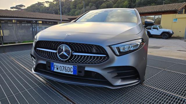 MERCEDES-BENZ A 180 PREMIUM AMG AUT GRIGIO MAGNO DESIGNO PELLE UNIPRO