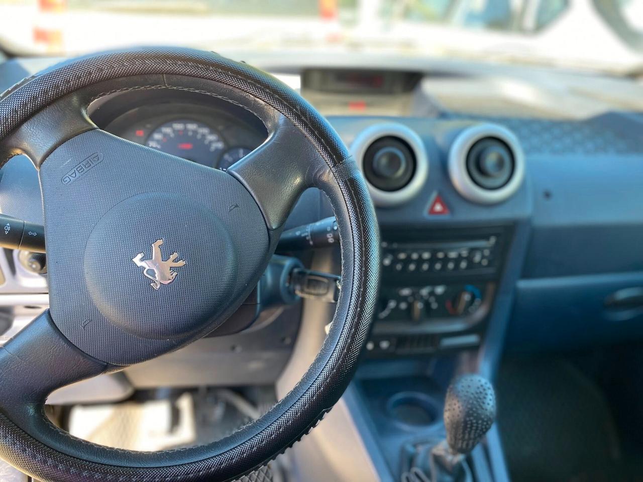 Peugeot 1007 1.4 HDi Happy