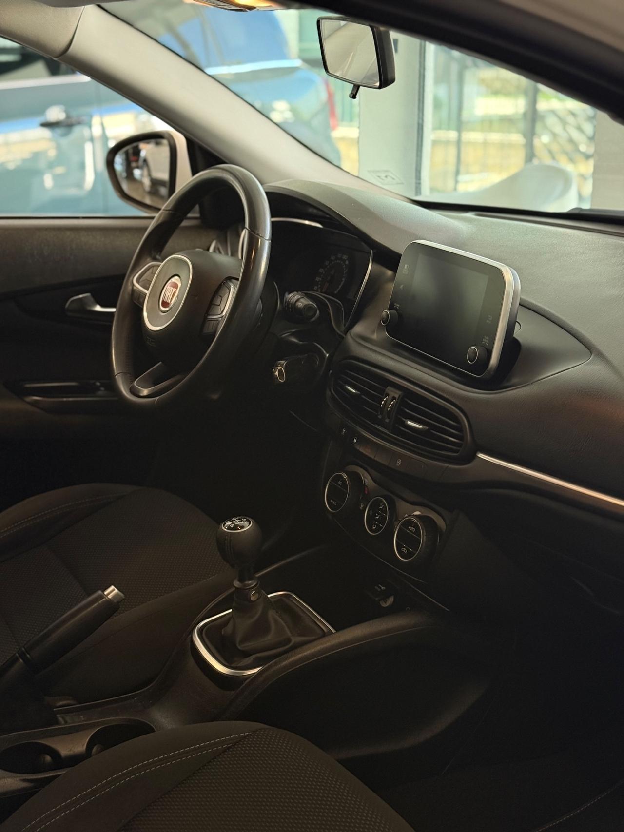 Fiat Tipo 1.6 Mjt S&S 5 porte Easy